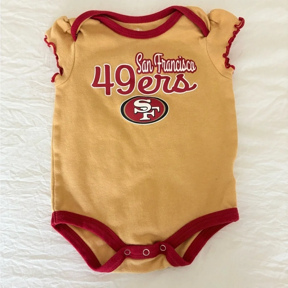 San Francisco 49ers Gold and Red Baby Onesie - (6-9 months)